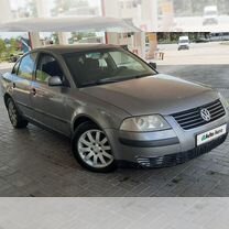 Volkswagen Passat 1.6 MT, 2004, 220 000 км, с пробегом, цена 415 000 руб.