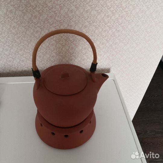 Чайник с подставкой глиняный