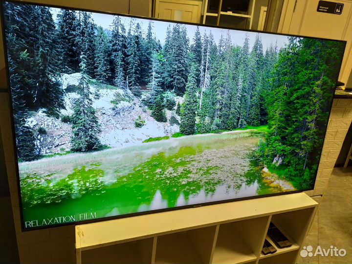 На всю стену яркий Samsung 4K, SMART TV, Wi Fi 70