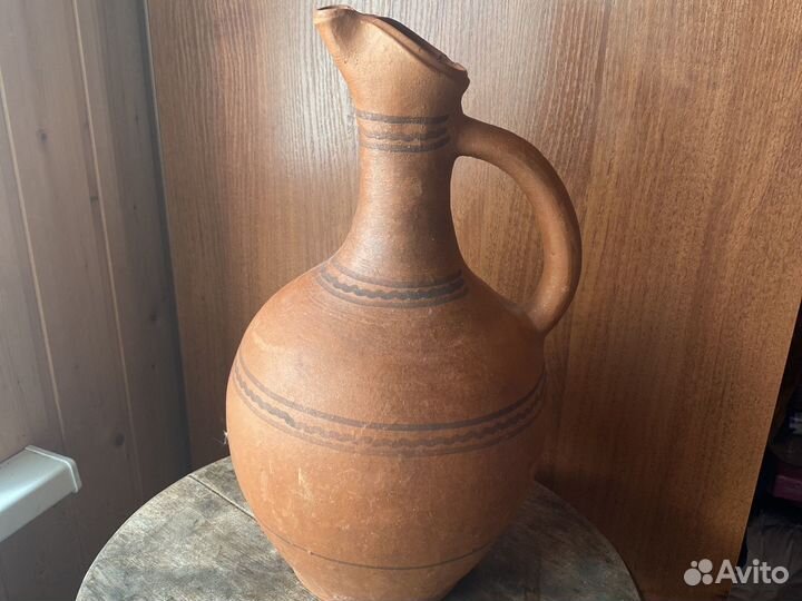 Глиняный кувшин большой
