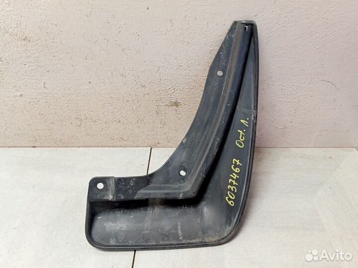 Брызговик передний Шкода