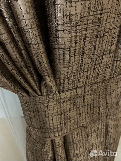 Шторы с ламбрикеном, тюль, подхваты, подушки