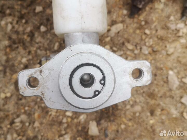 Главный тормозной цилиндр Almera N16