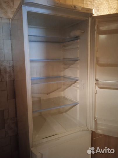 Холодильник бу indesit