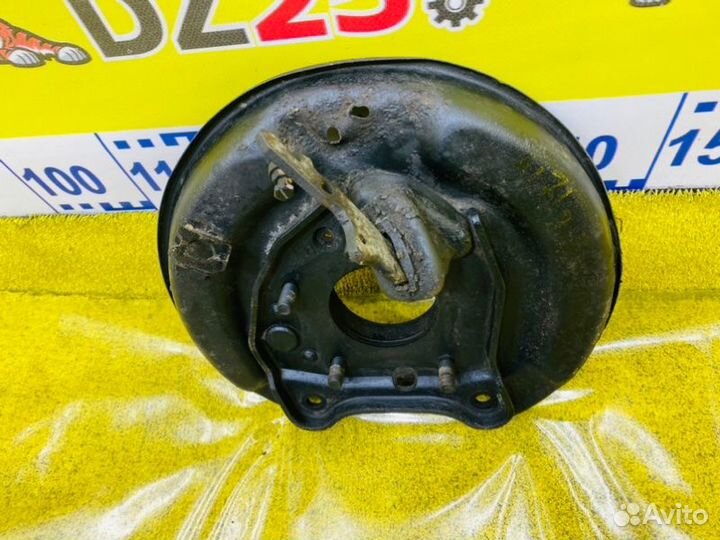 Кожух тормозного диска задний правый Toyota Land 145329