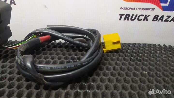 Замок двери левый