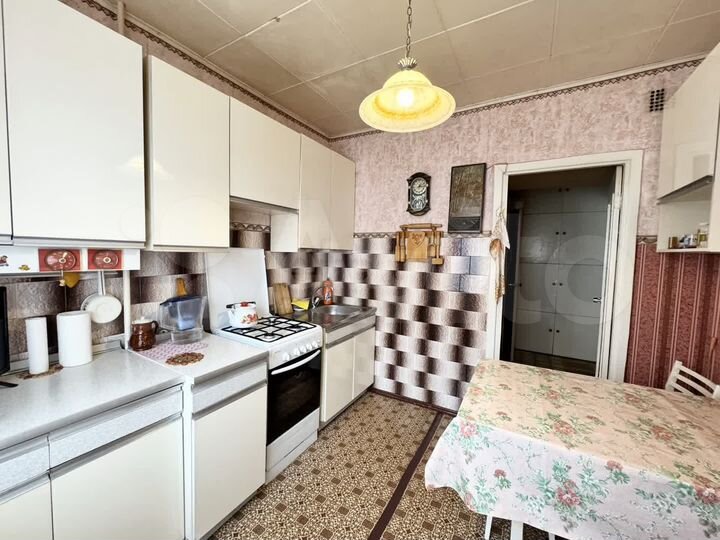 2-к. квартира, 56 м², 6/9 эт.