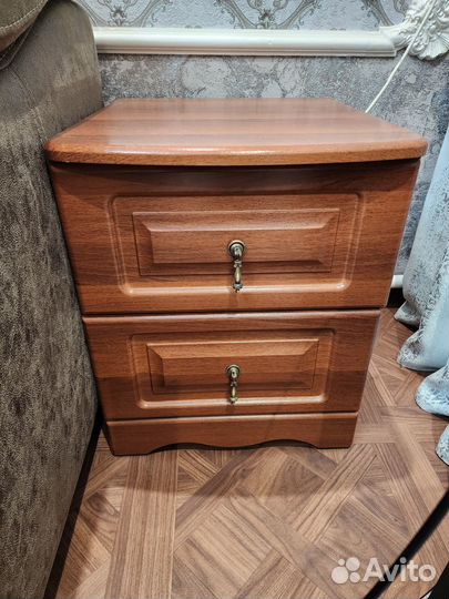 Тумба прикроватная