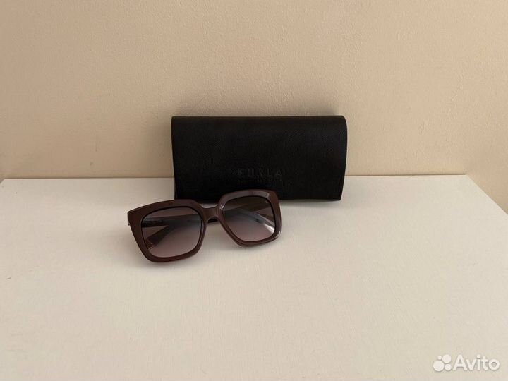 Солнцезащитные очки Furla