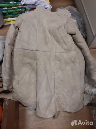 Тулуп(бекеши) белые, чёрные б/у