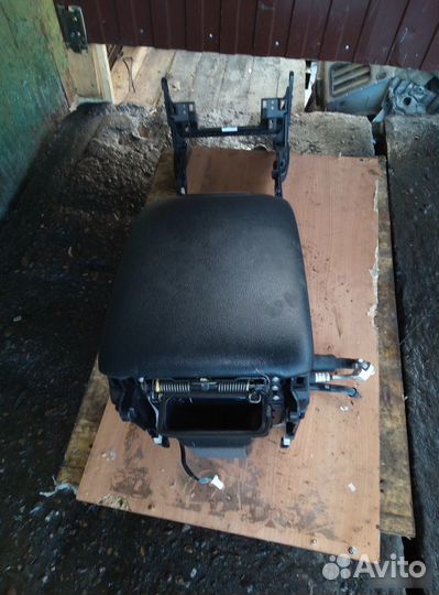 Подлокотник Toyota Land Cruiser Prado 150