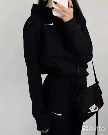 Зажигай с нашим женским спорткостюмом