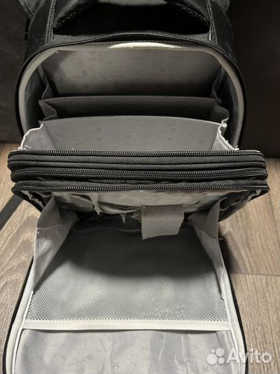 Ранец школьный для мальчика в отличном состояние