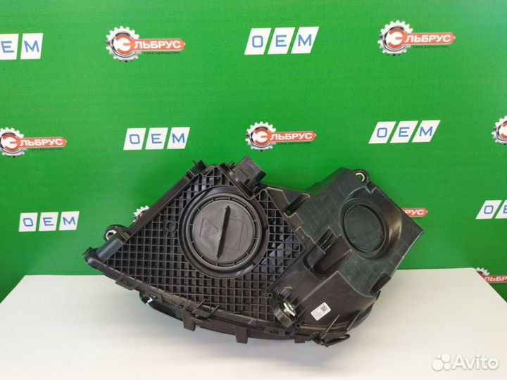 Фара правая GLC