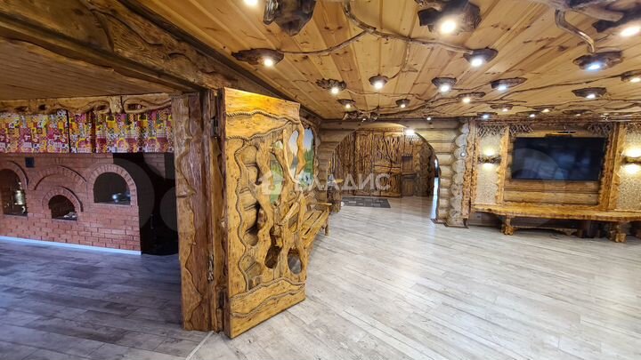 Дом 350 м² на участке 20 сот.