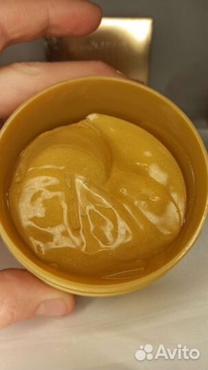 Золотистые гидрогелевые патчи для глаз