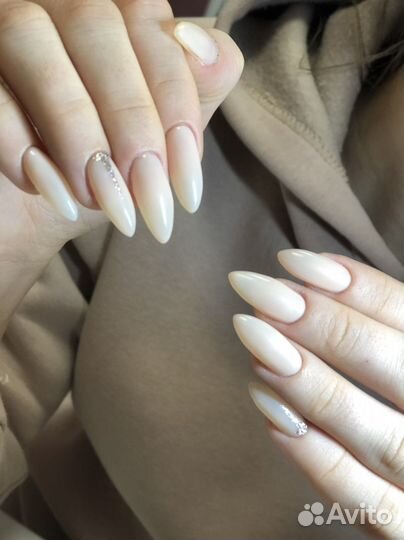 Маникюр педикюр, прокол ушей