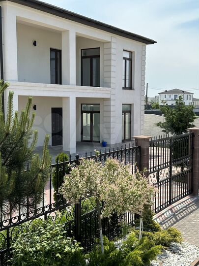 Дом 240 м² на участке 7,2 сот.