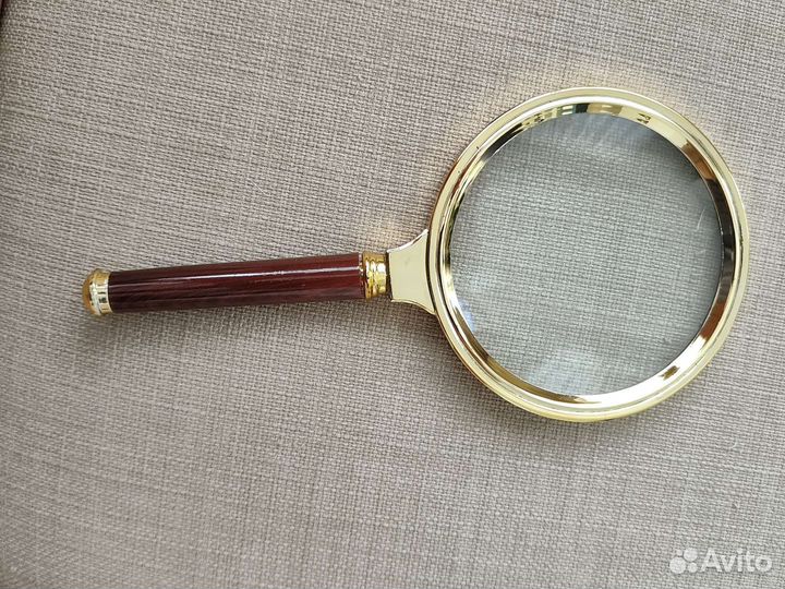 Увеличительная лупа