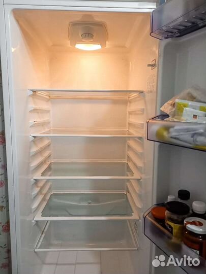 Холодильник бу Веко