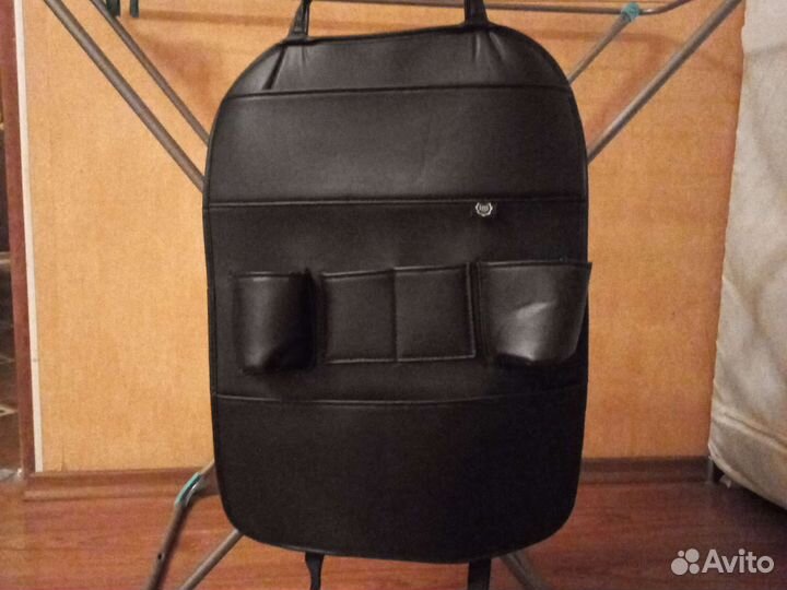 Органайзер на спинку сидения автомобиля. кожаный