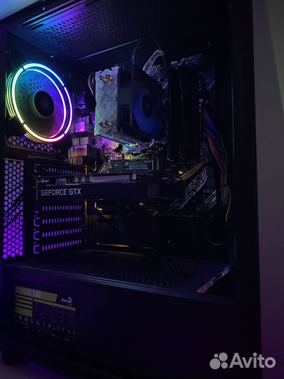 Игровой компьютер с девайсами