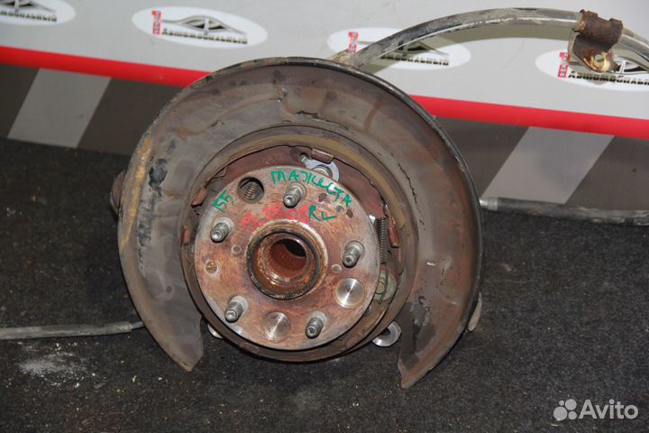 Ступица зад лево c Toyota Crown Majesta JZS155 2JZ