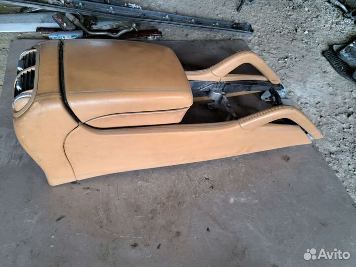 Подлокотник Porsche Cayenne