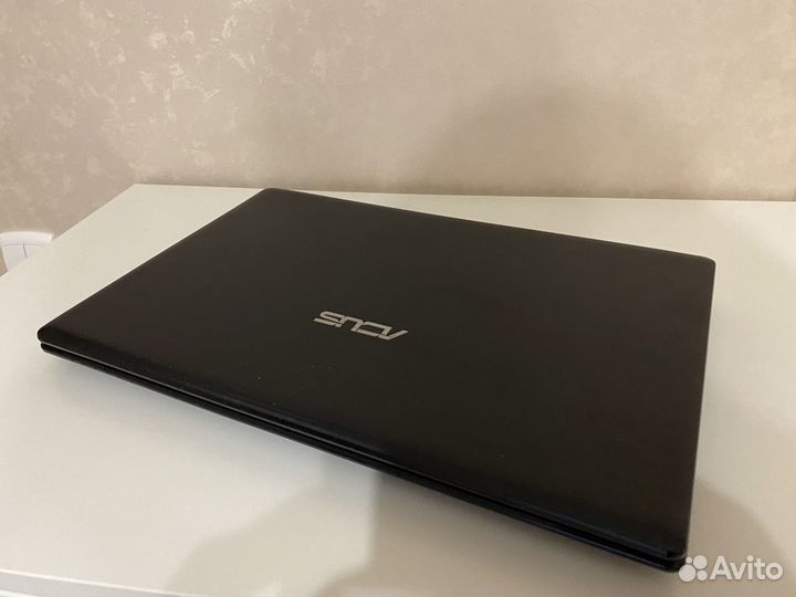 Ноутбук asus