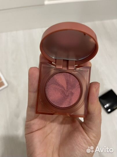 Румяна glowish