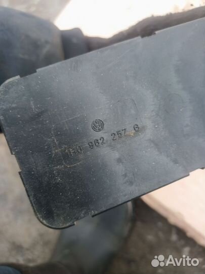 Компрессор центрального замка Volkswagen Passat B3