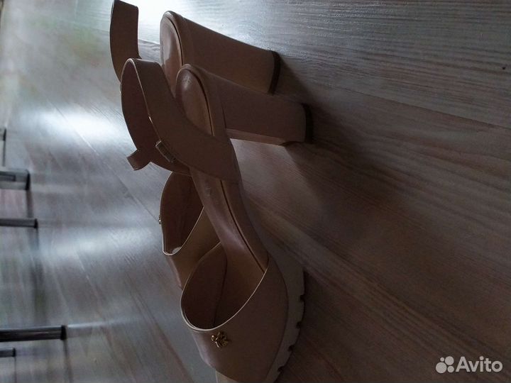 Босоножки женские 40 размер бу