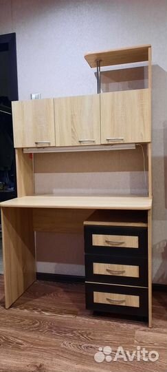 Стол письменный для школьника