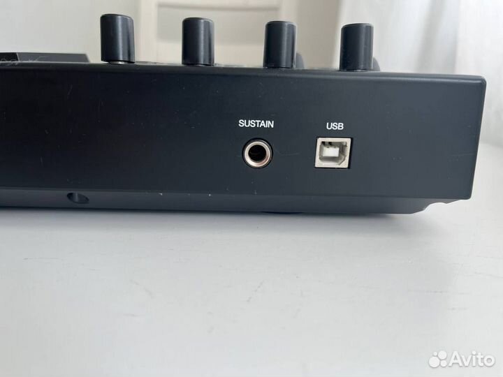 Midi-клавиатура Alesis V25