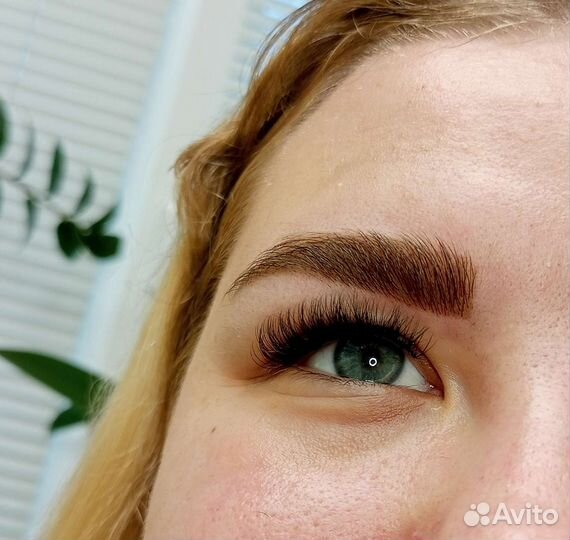 Наращивание ресниц и оформление бровей