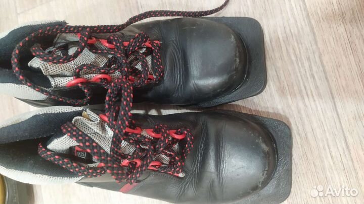 Лыжные ботинки 35