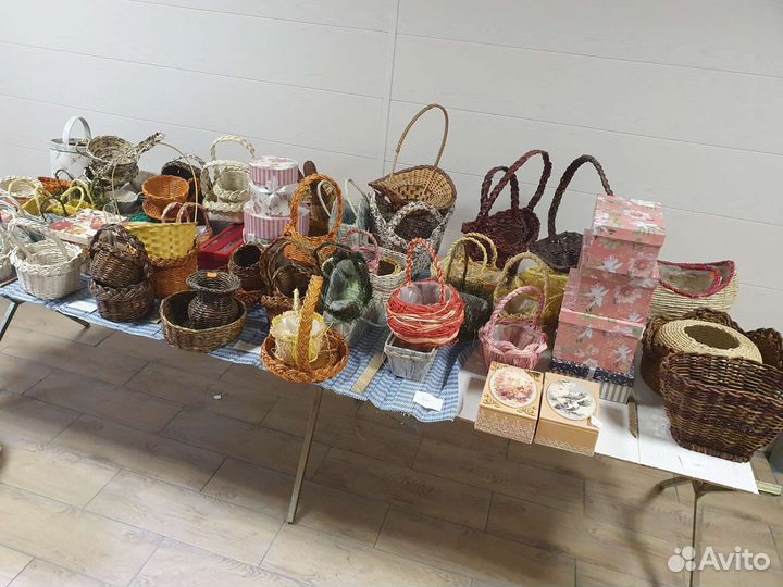 Корзина плетеная подарочная