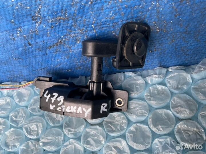 Моторчик открывания стекла задний правый Toyota