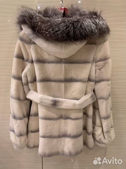 Шуба белая, кролик рекс, чернобурка, норка, р44