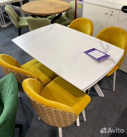 Стол из керамогранита