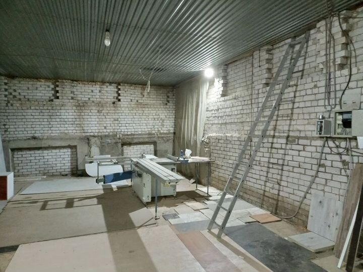 Гараж, > 30 м²