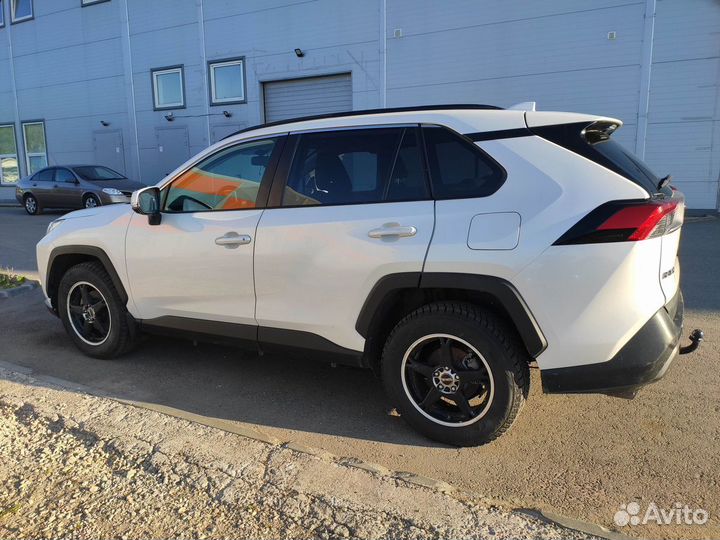 Toyota RAV4 2.5 AT, 2019, битый, 118 335 км