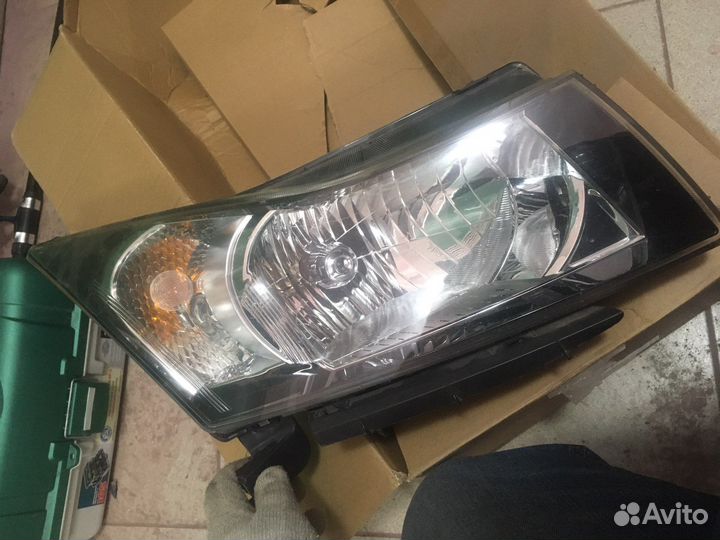 Фара Chevrolet Cruze правая