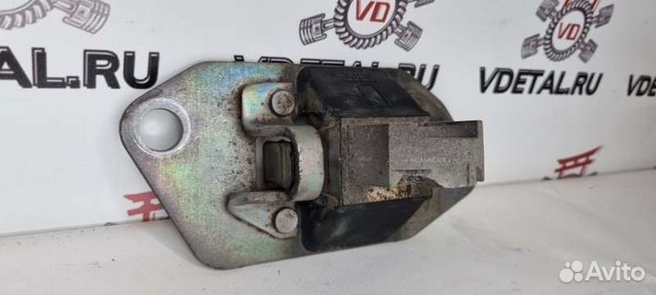 Подушка двигателя правая Volvo Xc70 универсал