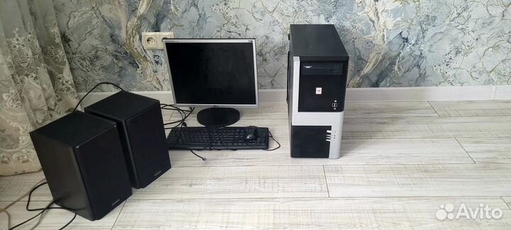 Продам компьютер с колонками