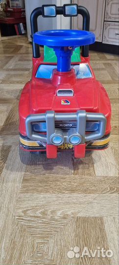 Детская машинка каталка с ручкой