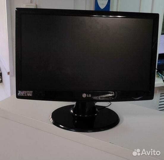 Монитор LG Flatron 18.5