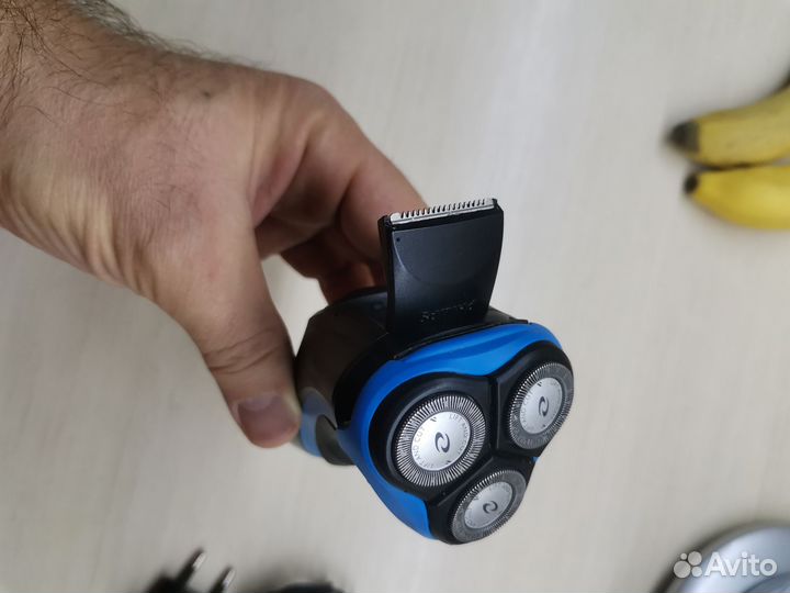 Бритва электрическая Philips AT756