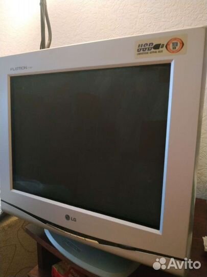 Монитор LG flatron f700p