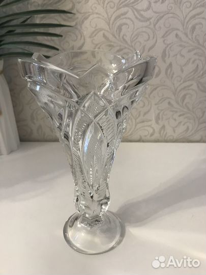 Ваза хрустальная для цветов